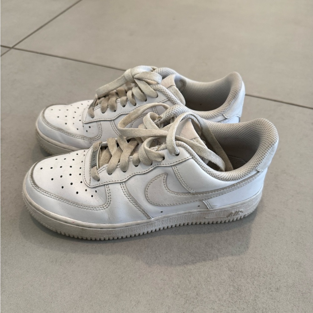 Classic White Low-Top Sneakers for Women